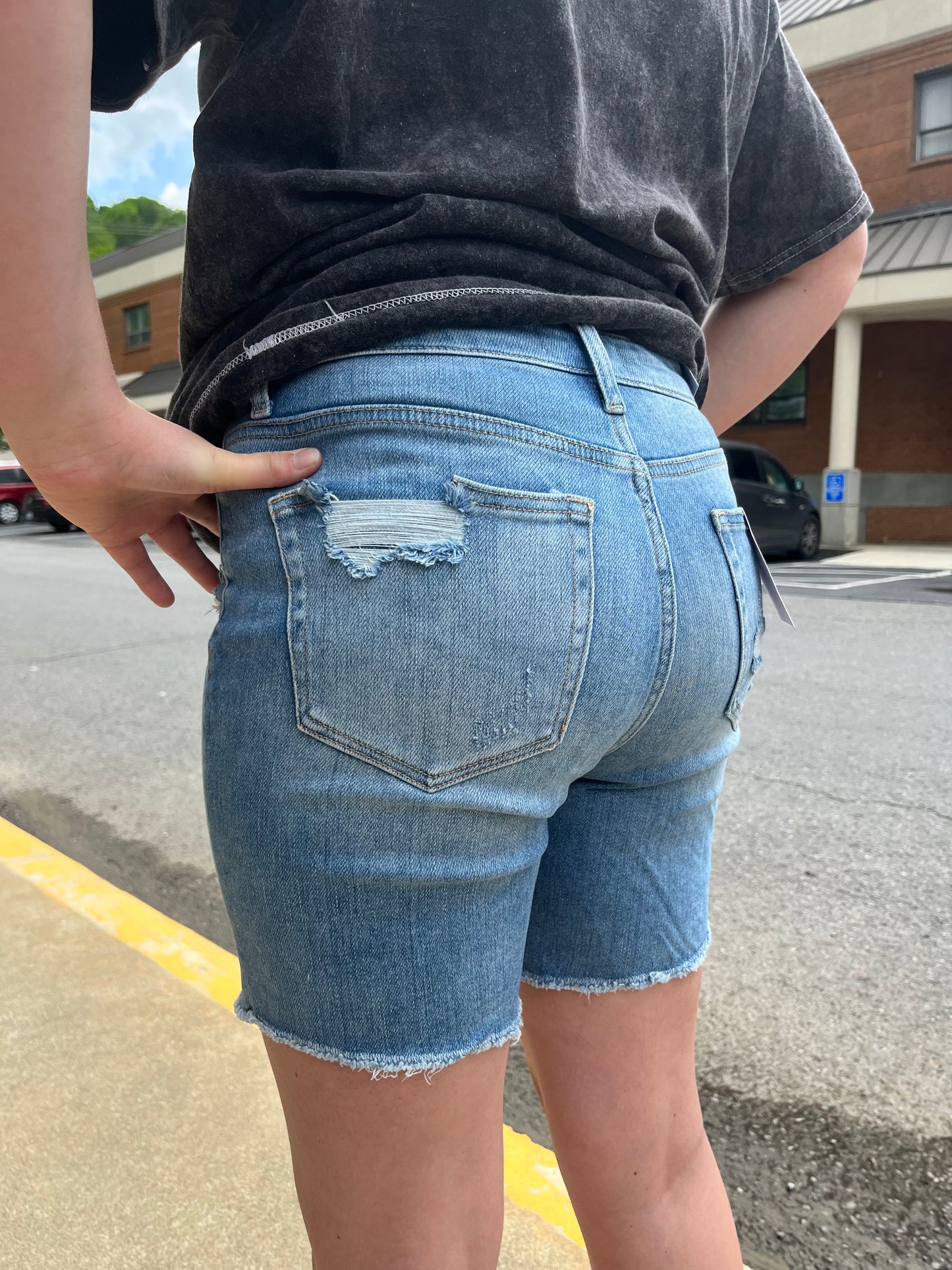 Out on the Dock Midi Shorts