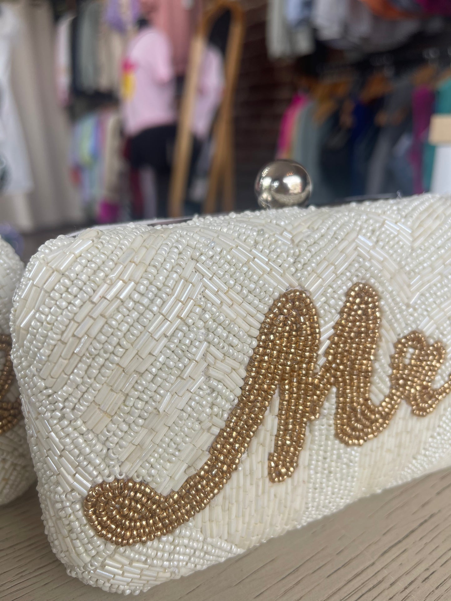 The Clamshell Bridal Purse hi