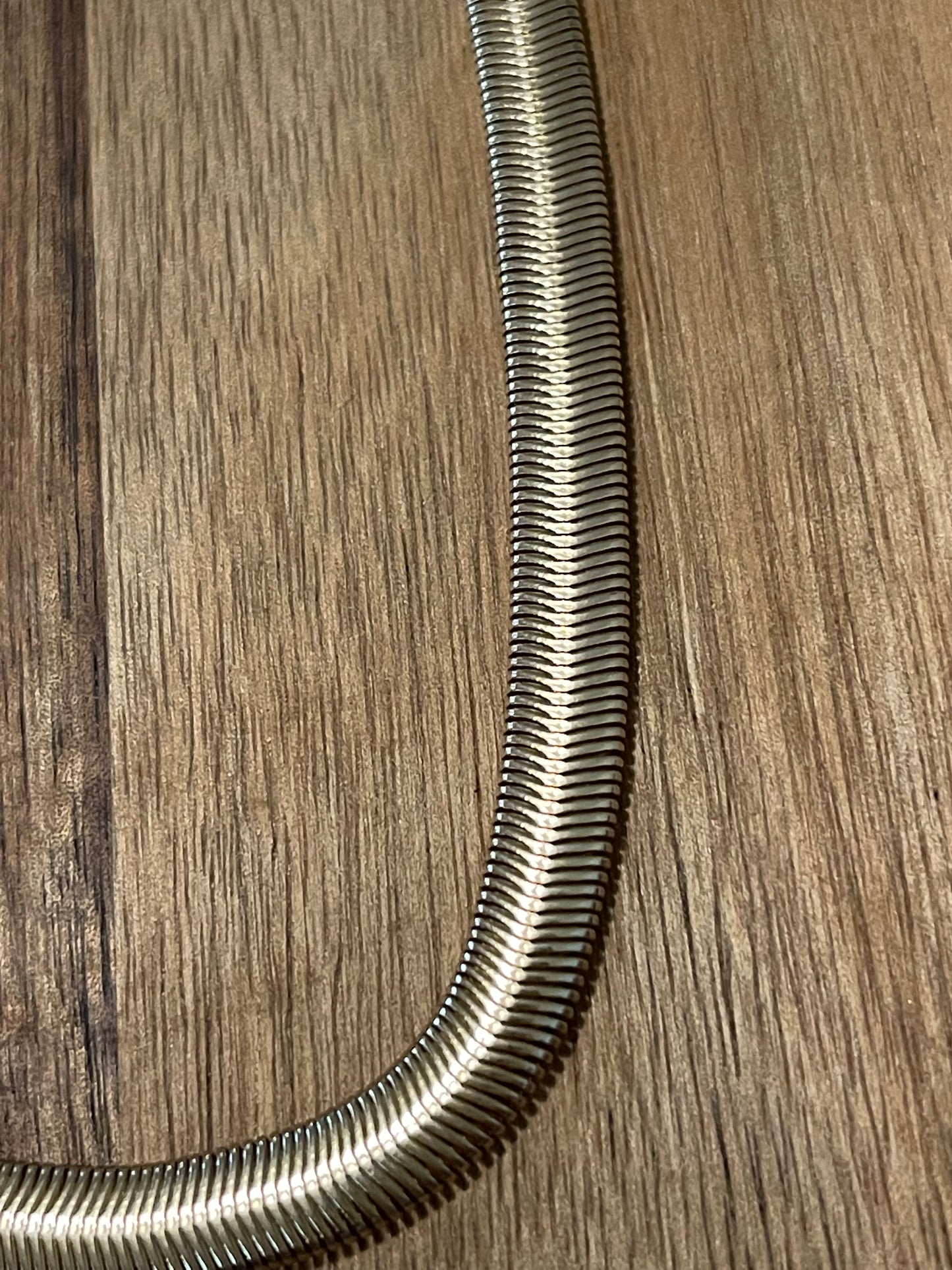 Slinky Herringbone Chain Necklace