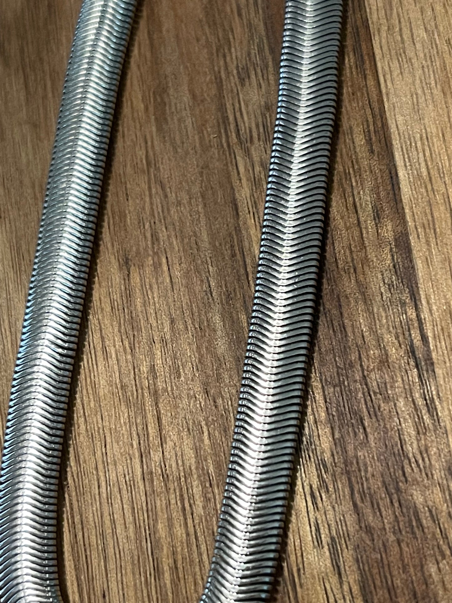 Slinky Herringbone Chain Necklace