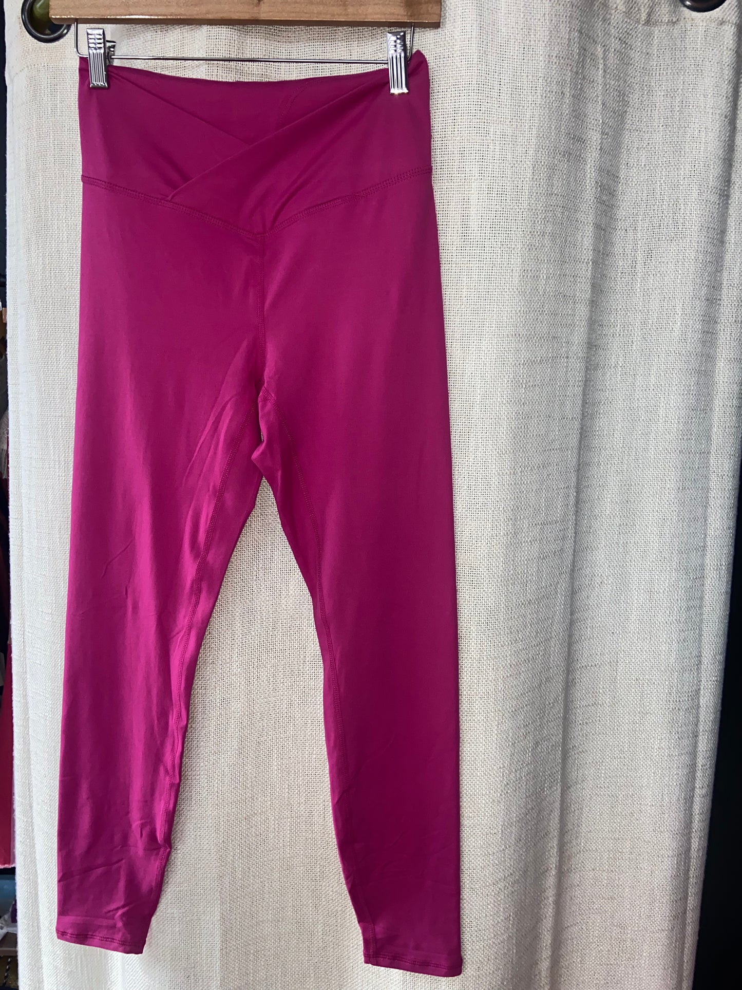 THE V Leggings