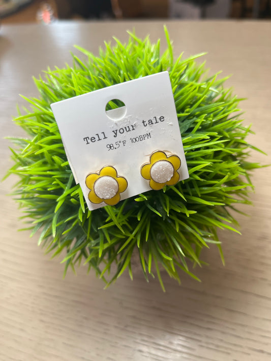Shimmer Daisy Stud Earings